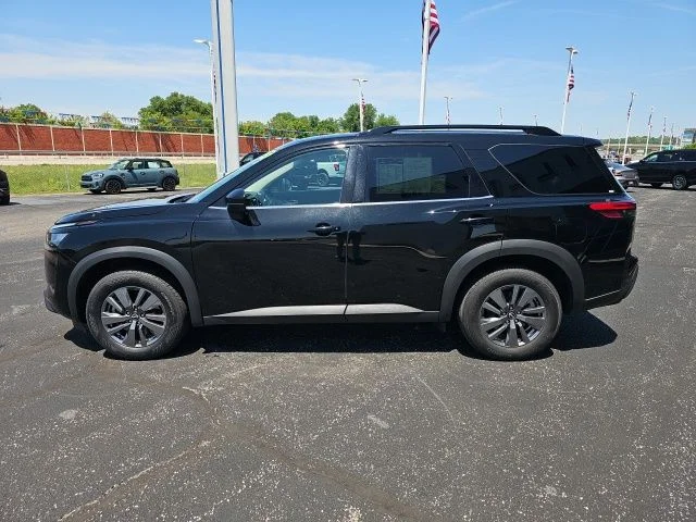 Used 2025 Super Black Nissan SV image 4