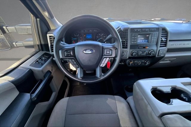Used 2019 Magnetic Metallic Ford XL image 3