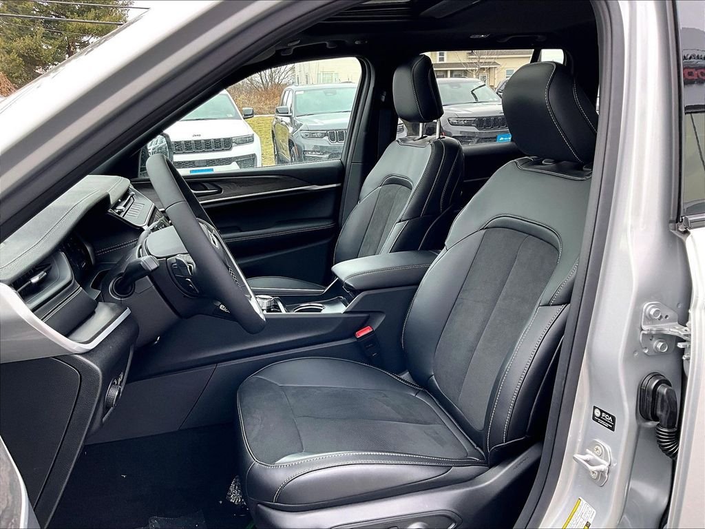 New 2026 Silver Zynith Jeep Laredo image 11