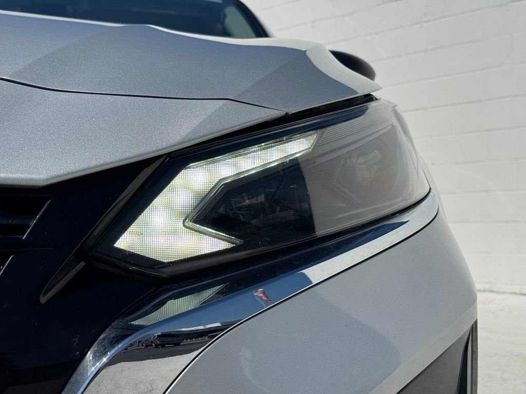 Used 2025 Silver Nissan 2.5 SV image 9
