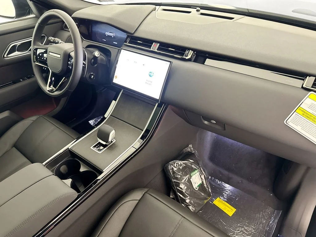 New 2026 Santorini Black Land Rover S image 30