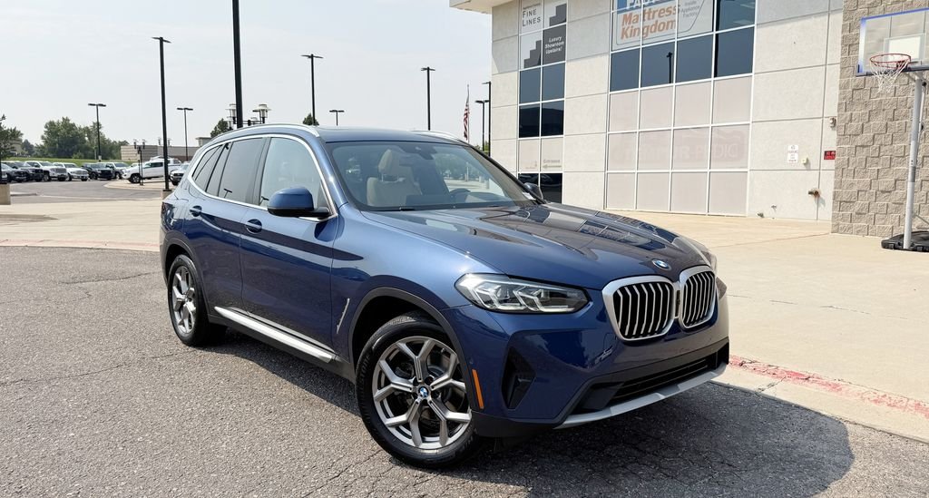 Used 2024 Blue BMW xDrive30i image 2