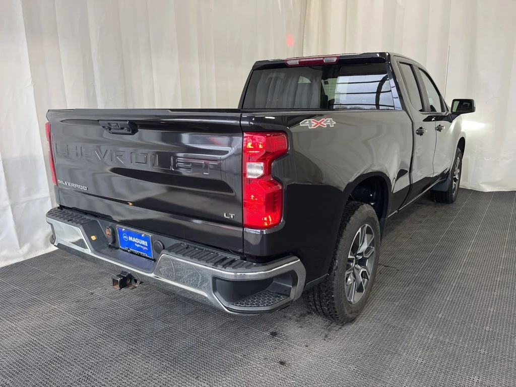 Used 2022 Gray Chevrolet LT image 21