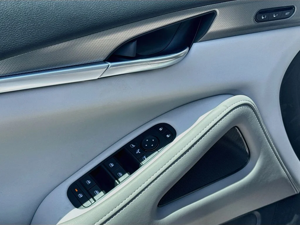 New 2027 White INFINITI LUXE image 18