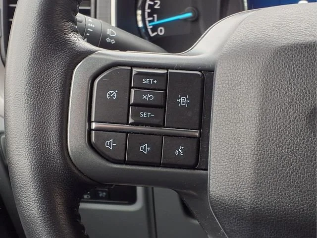 Used 2022  Ford XL image 12