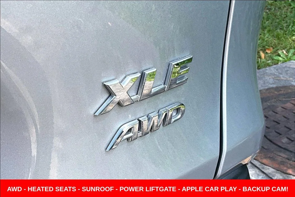 Used 2021 Silver Toyota XLE Premium image 30