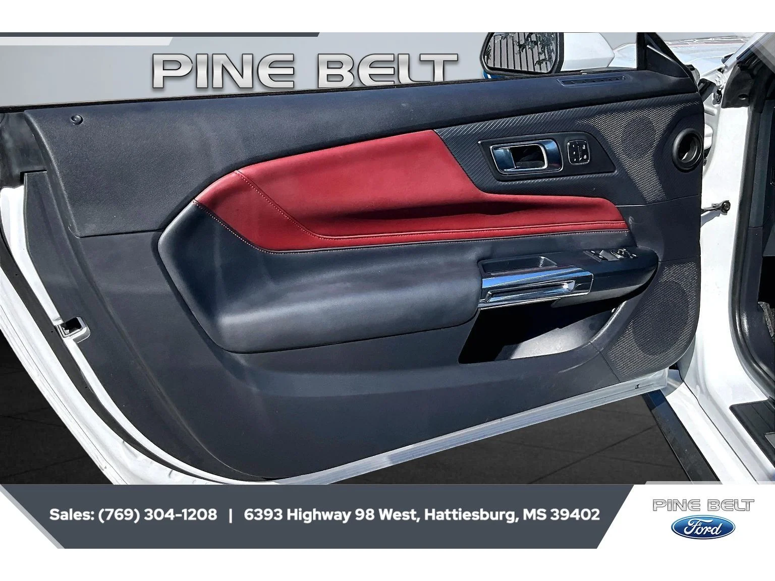 Used 2025 Oxford White Ford GT Premium image 17