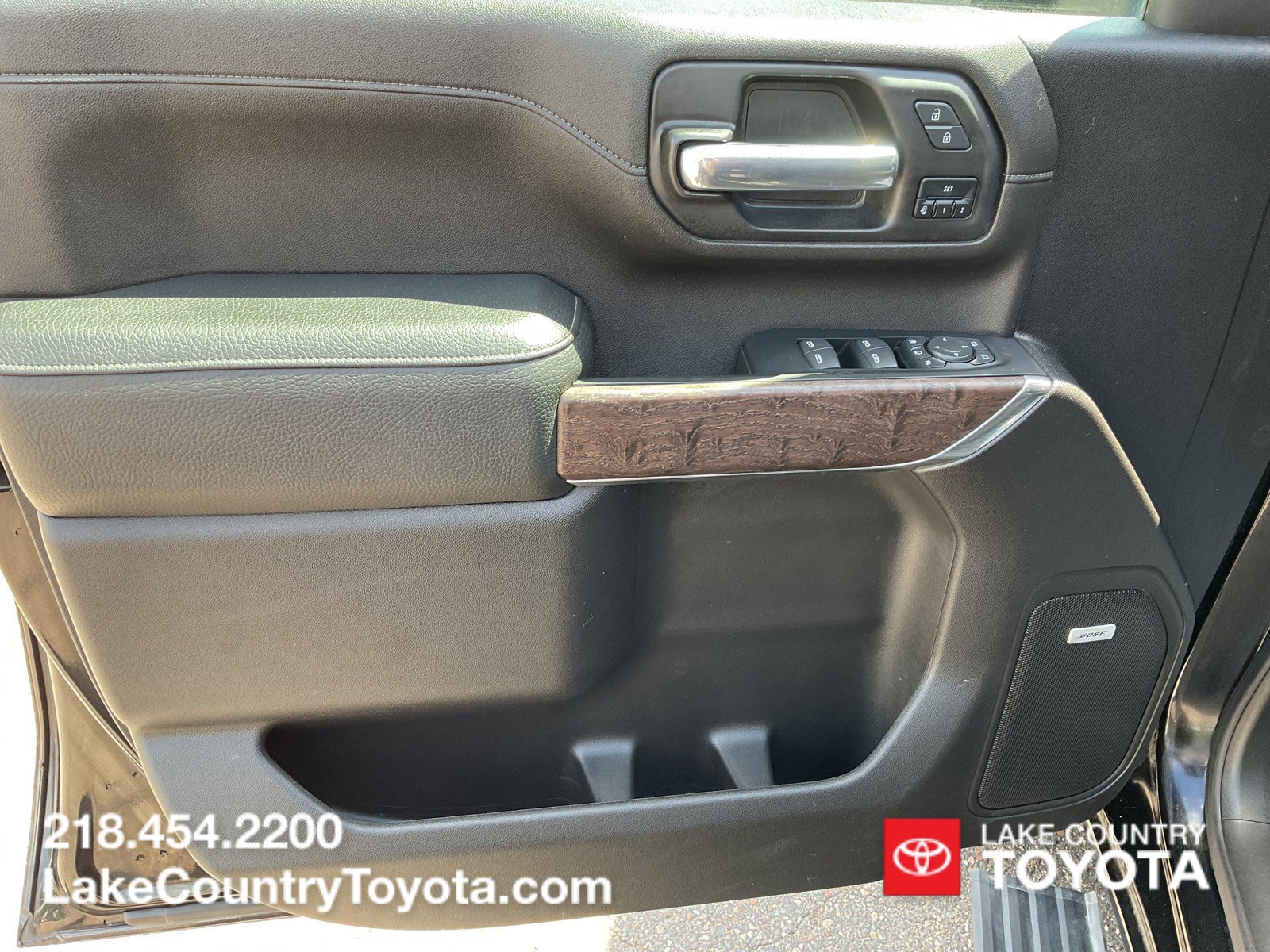 Used 2023  GMC Denali image 16