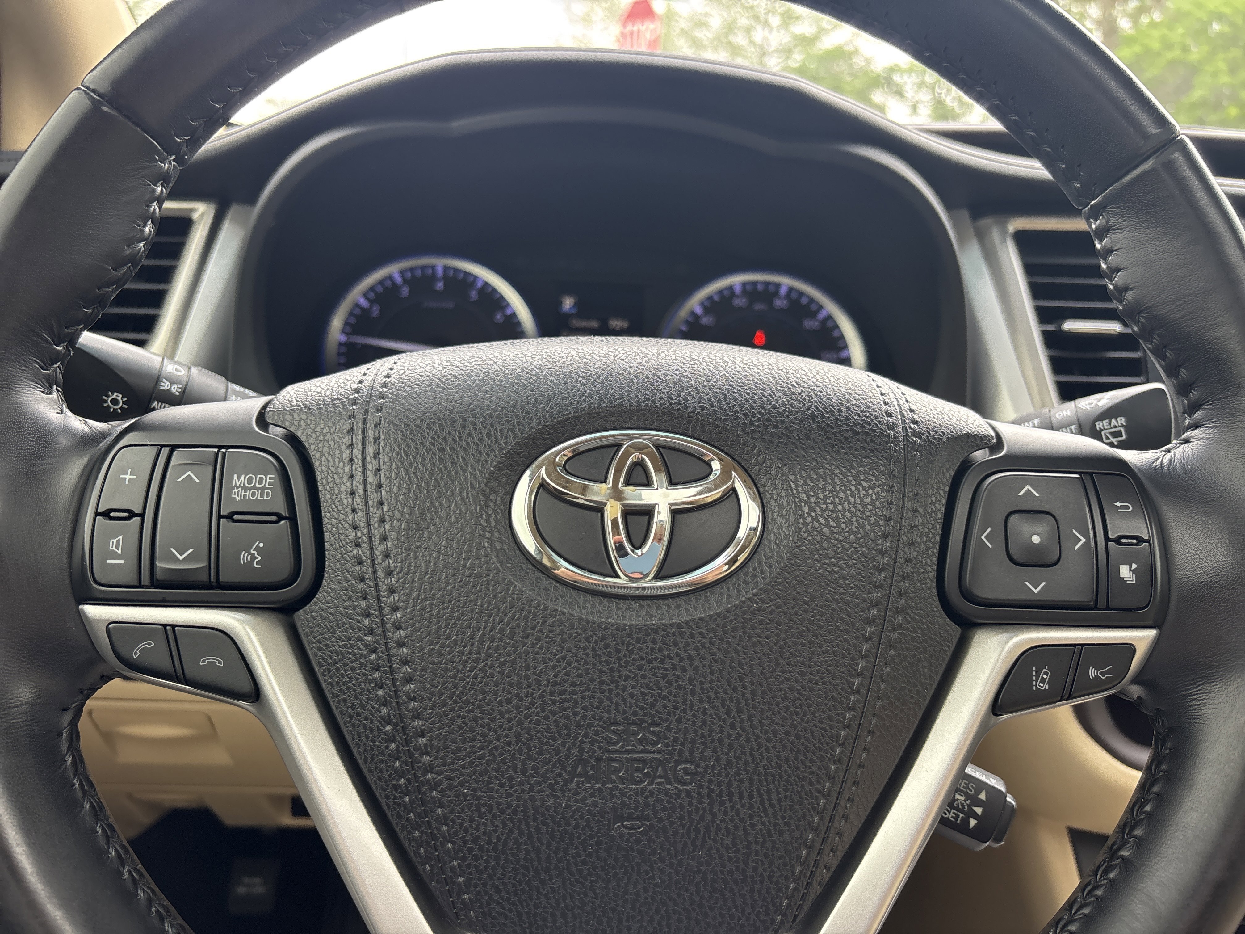 Used 2018 Midnight Black Metallic Toyota Limited AWD image 30