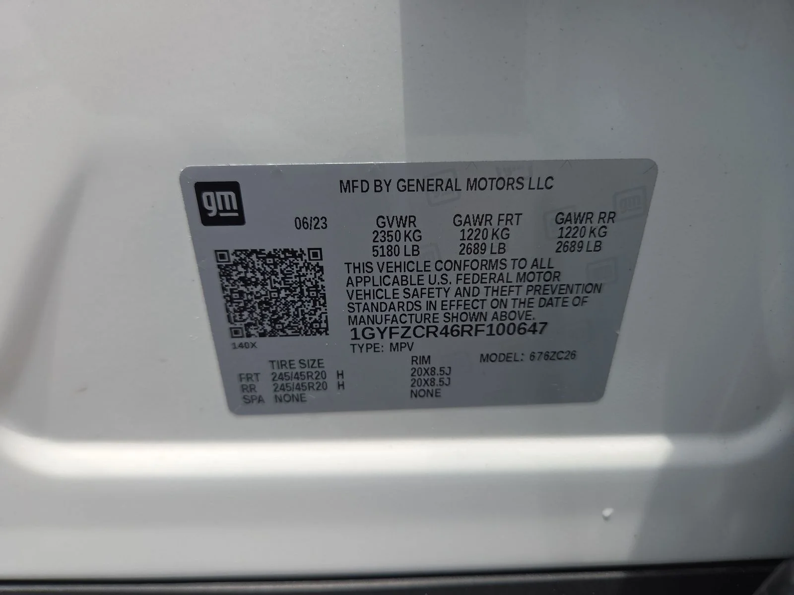 Used 2024 Crystal White Tricoat Cadillac Premium Luxury image 30