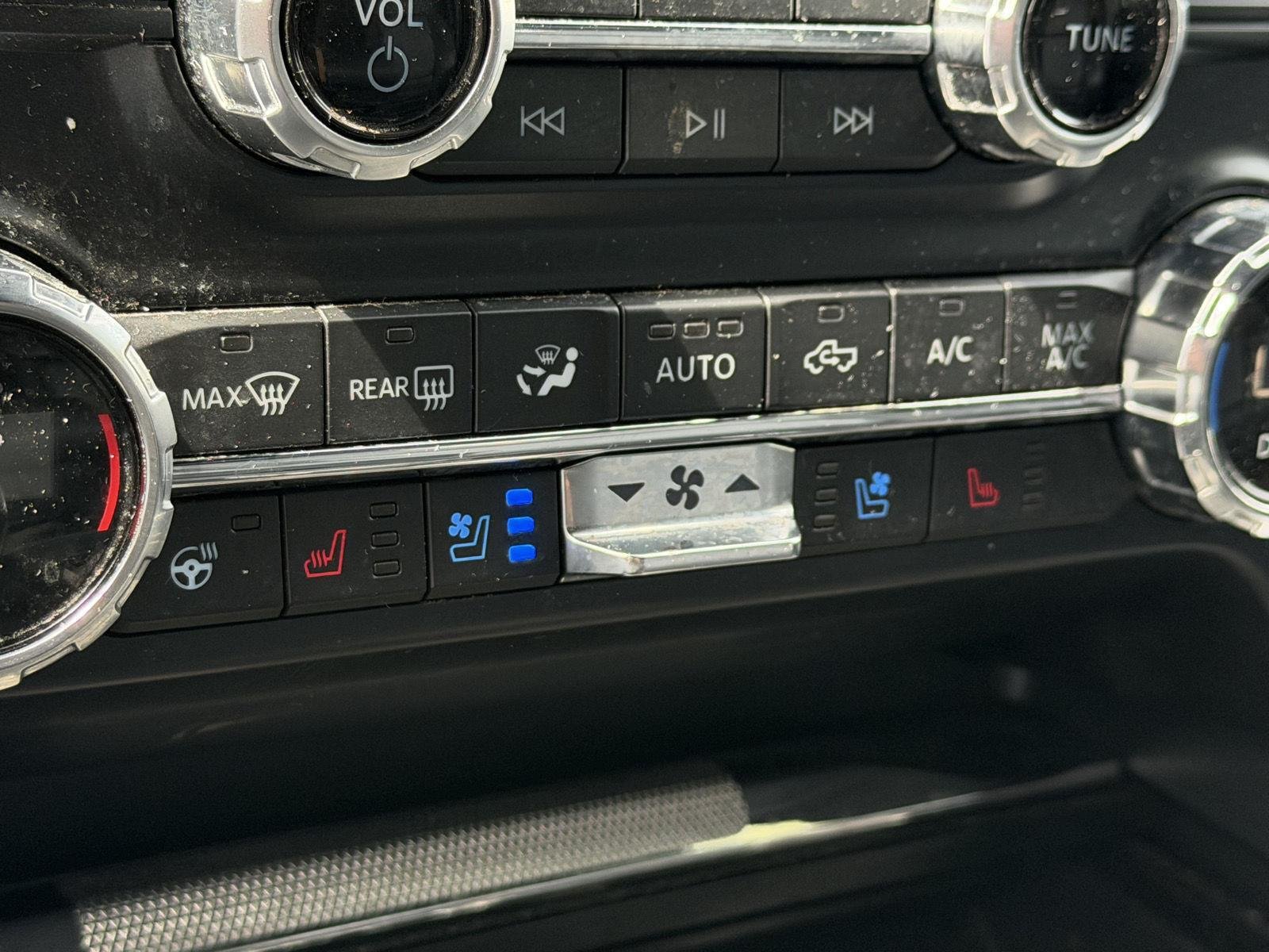 Used 2021 Smoked Quartz Metallic Tinted Clearcoat Ford Platinum image 7