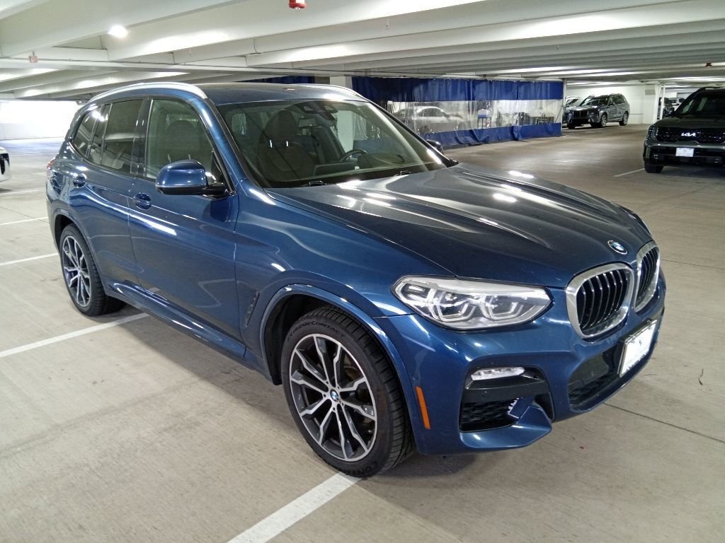 Used 2019 Phytonic Blue Metallic BMW xDrive30i image 3