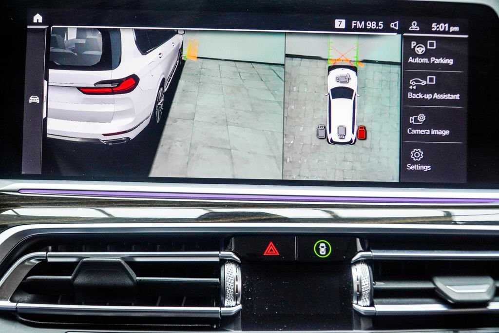 Used 2019 White BMW xDrive40i image 33