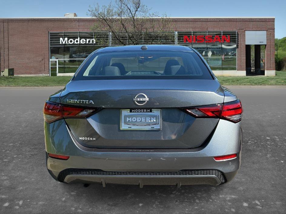 Used 2025 Gun Metallic Nissan SV image 3