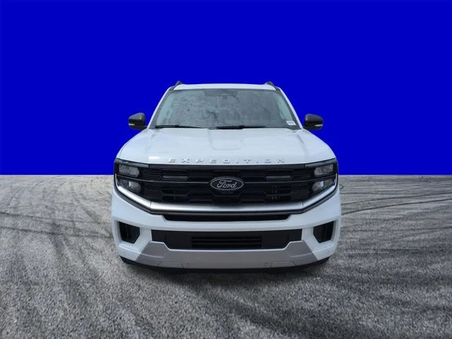 New 2026 Star White Metallic Tri-Coat Ford Platinum® image 9