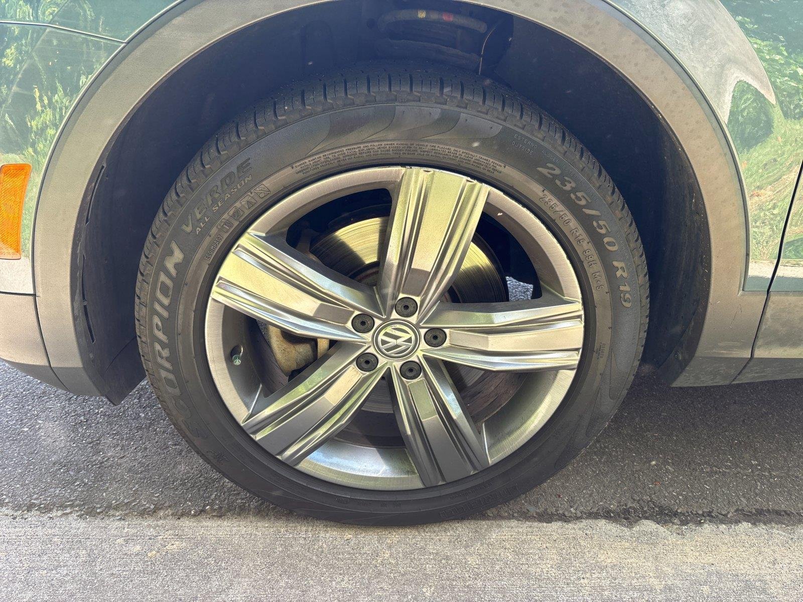 Used 2020 Silk Blue Metallic Volkswagen SEL image 9
