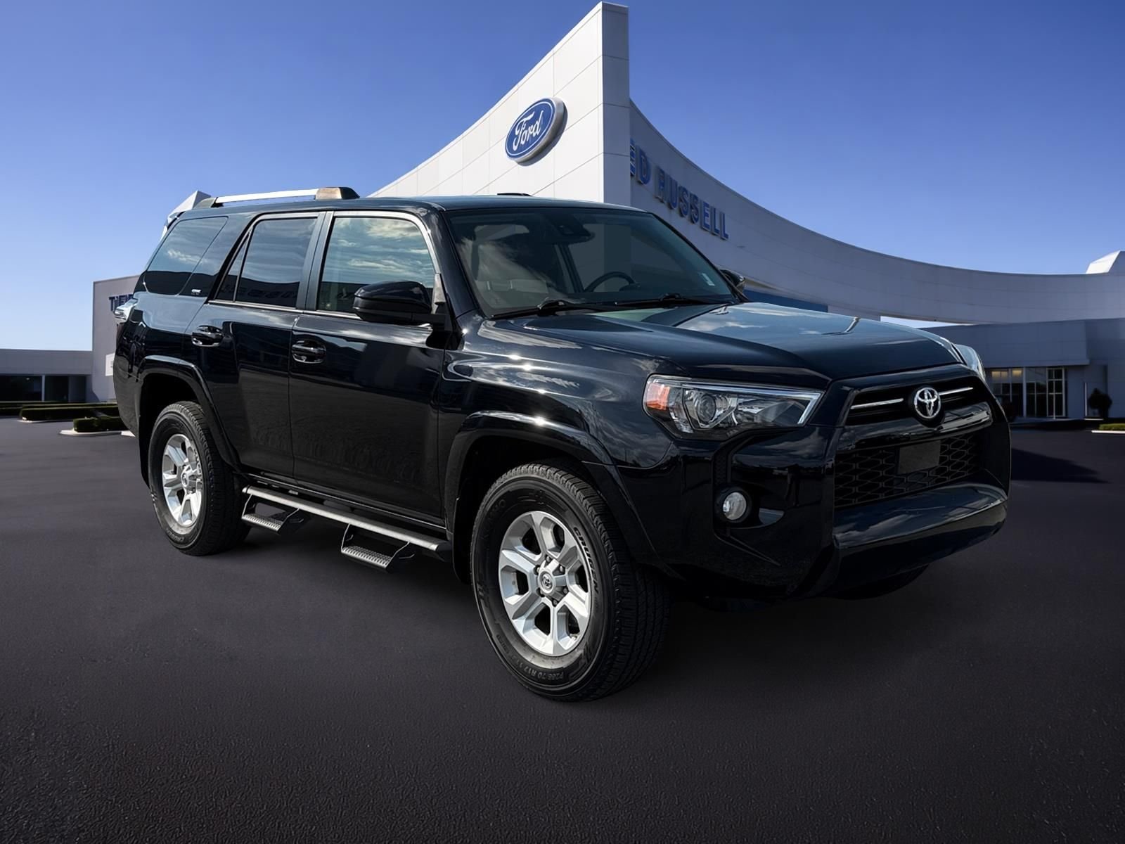 Used 2020 Midnight Black Metallic Toyota SR5 image 4