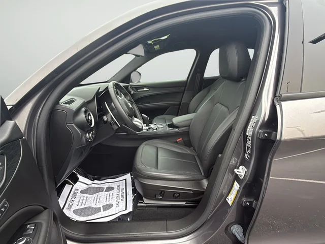 Used 2024 Gray Alfa Romeo Sprint image 10