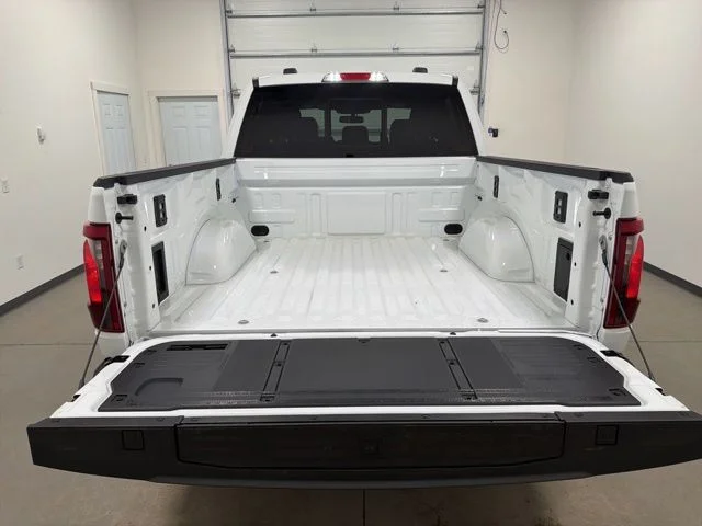 New 2026 Oxford White Ford XLT image 34