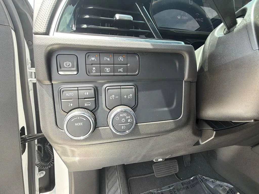 Used 2025 Iridescent Pearl Tricoat Chevrolet RST image 23