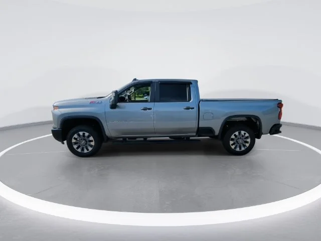 Used 2025 Gray Chevrolet Custom image 5