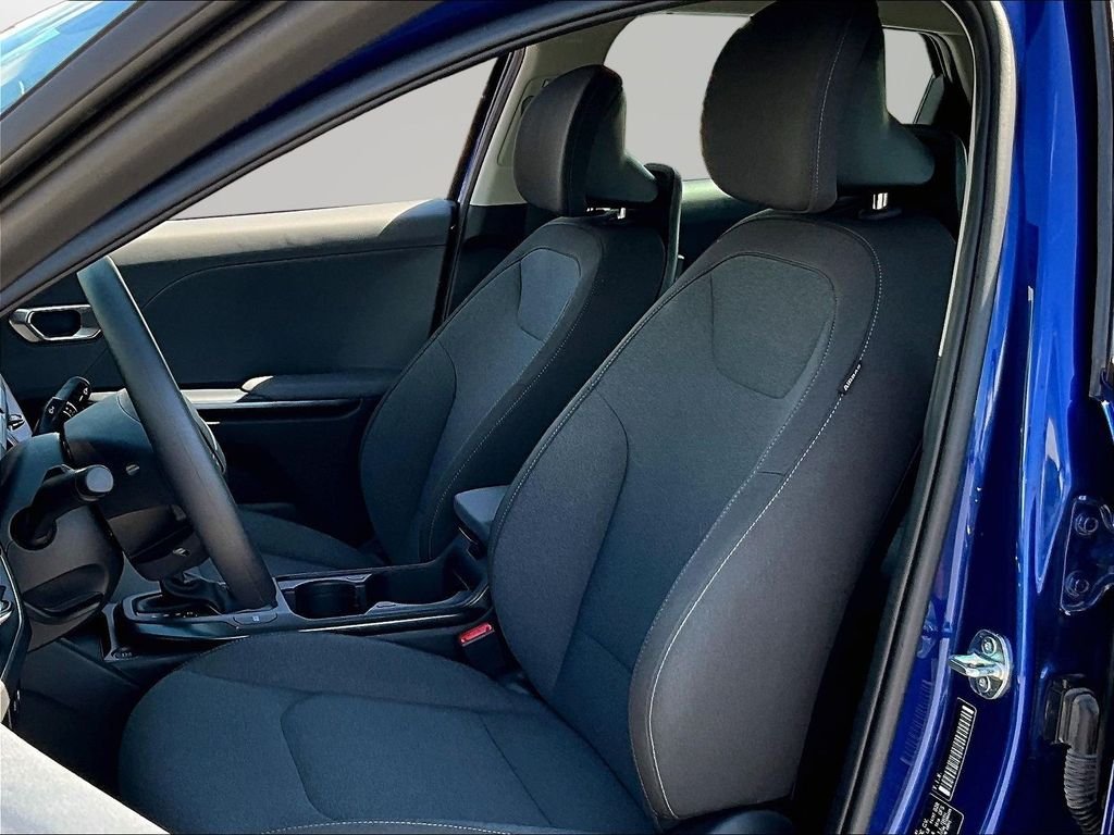 Used 2025 Blue Kia LXS image 21