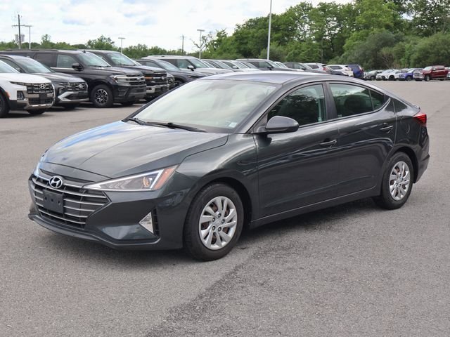 Used 2020 Gray Hyundai SE image 3