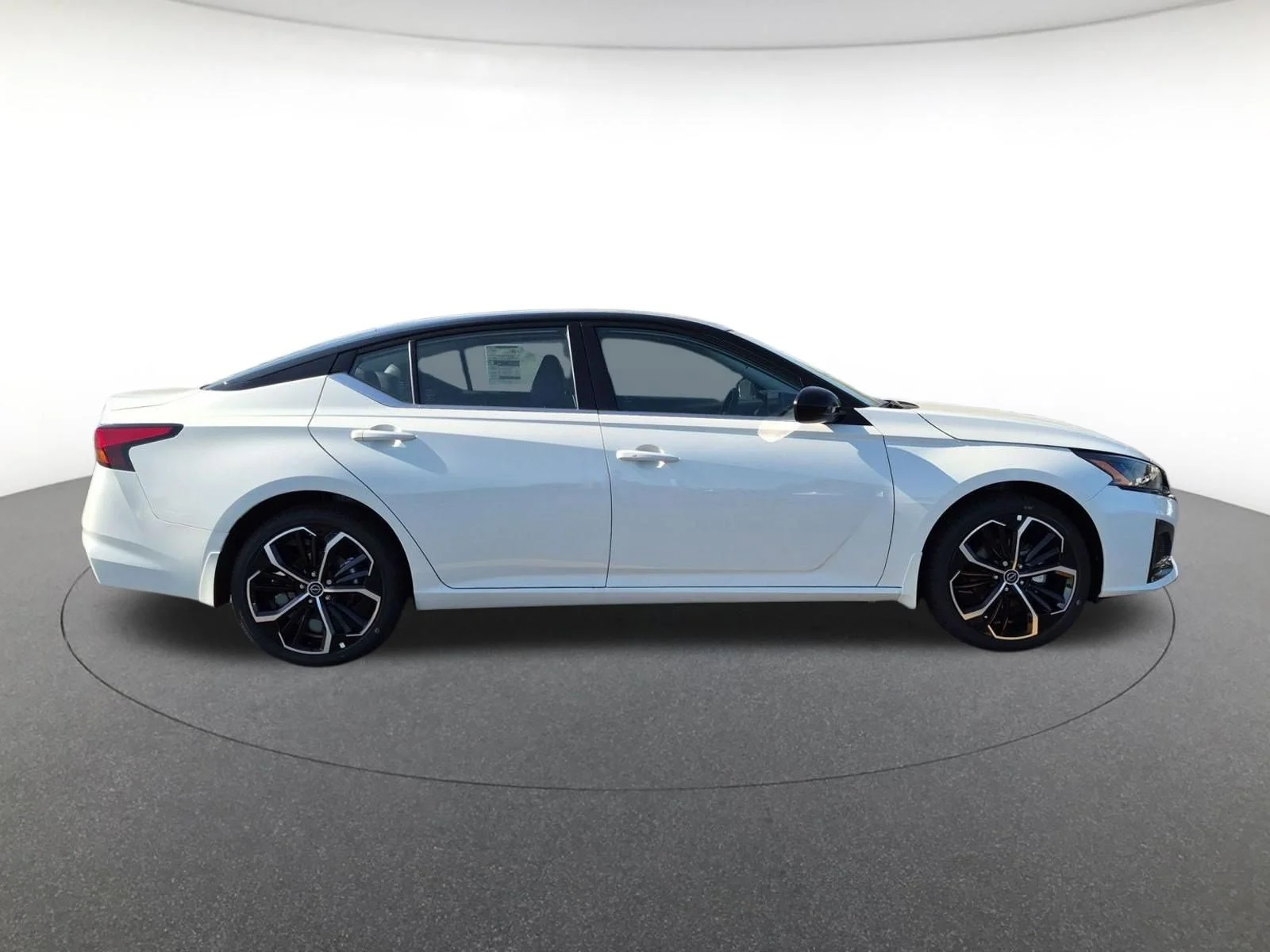 New 2026 Pearl White TriCoat / Super Black Two-tone Nissan SR image 5