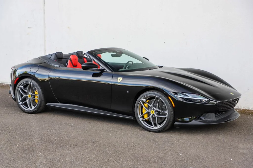 Used 2025 Nero Ferrari Spider image 1