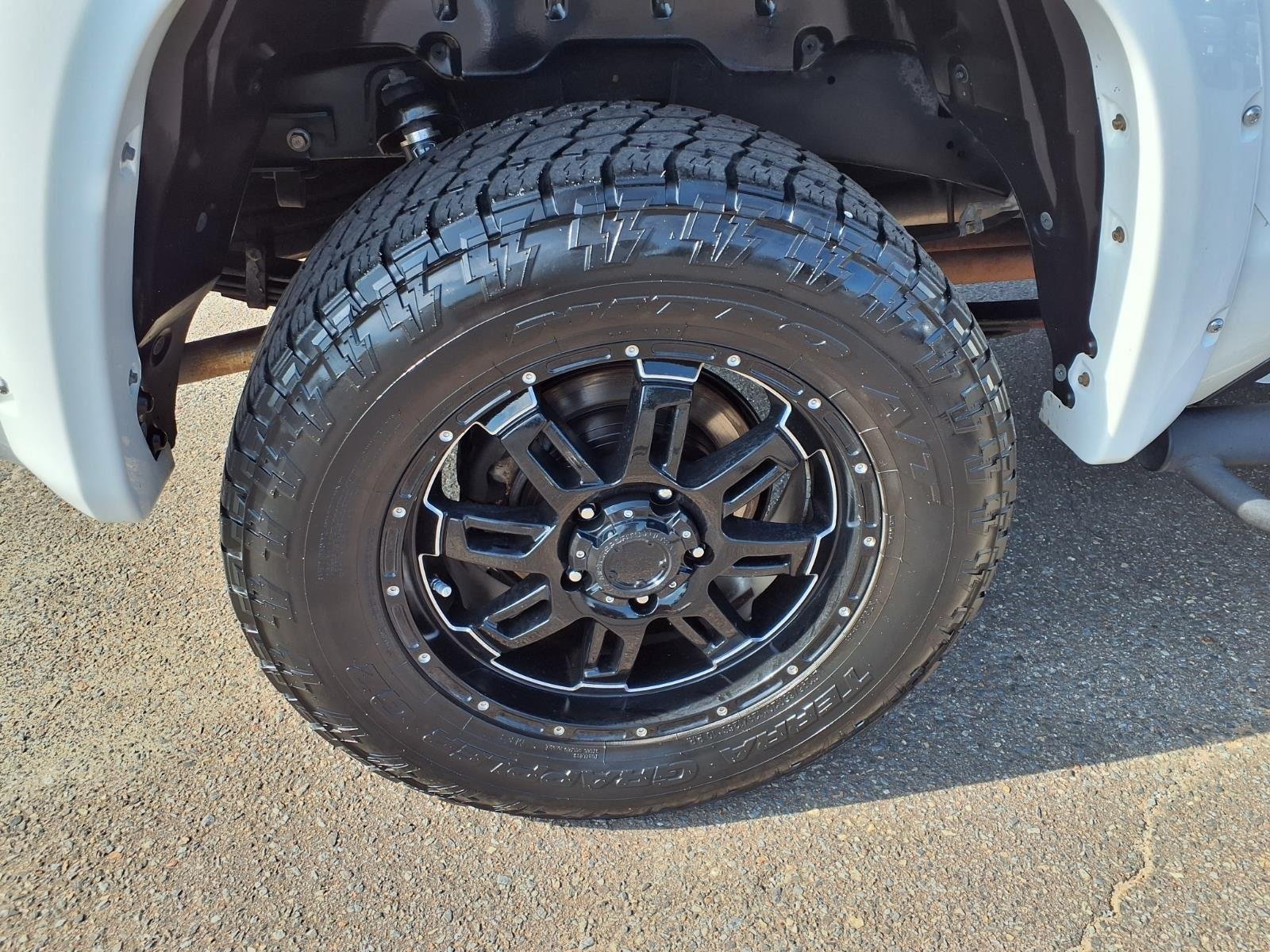 Used 2016 Super White Toyota Platinum image 13