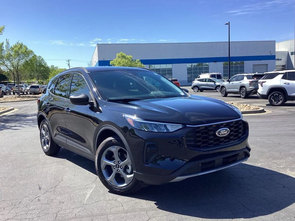 2025 Ford Escape ST-Line FWD's photo