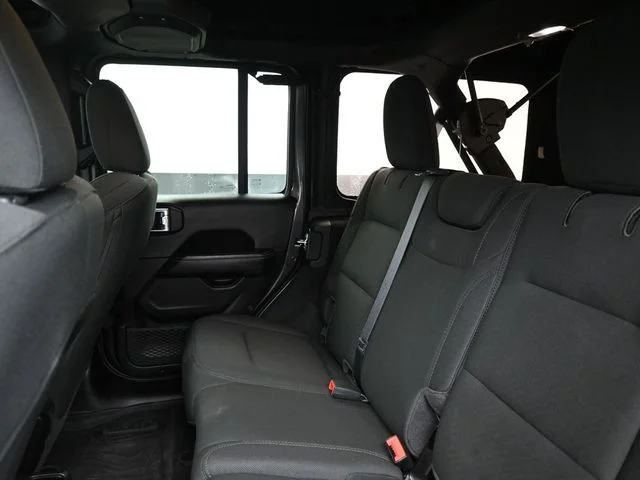 Used 2022 Gray Jeep Unlimited Sahara image 15