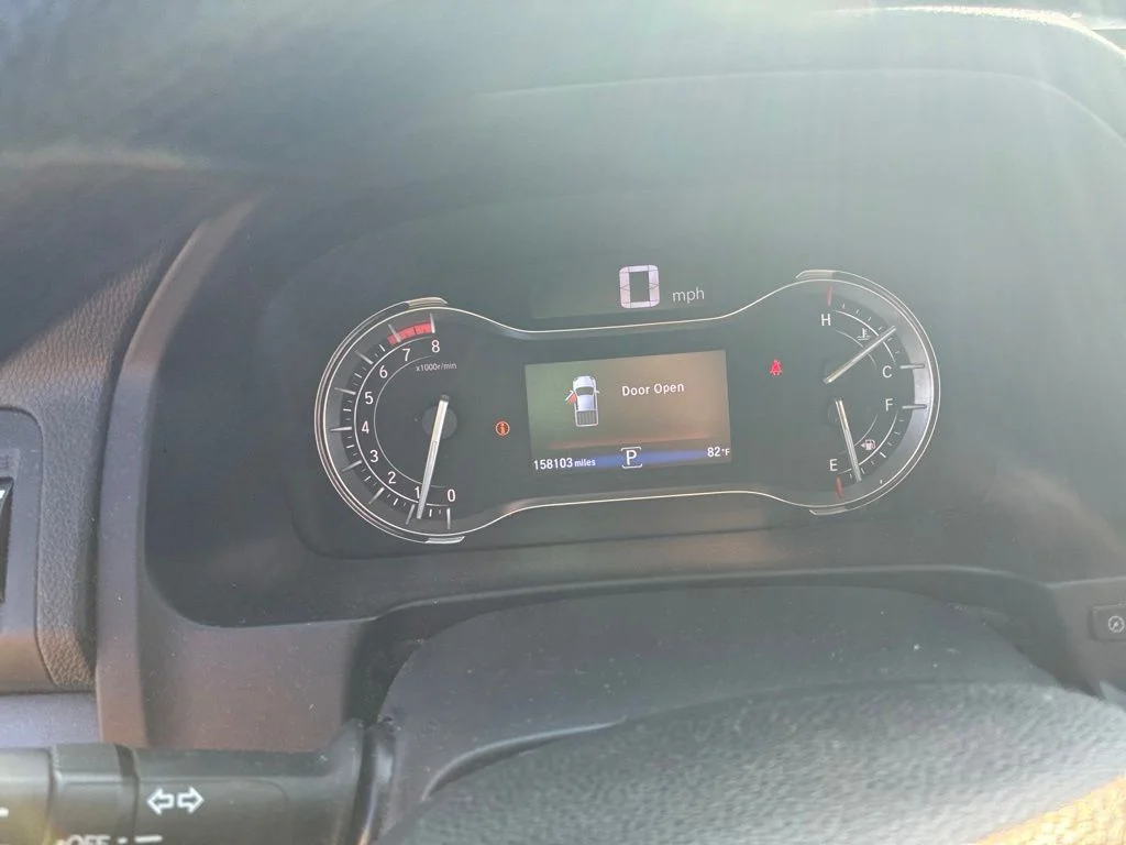 Used 2017  Honda Sport image 6
