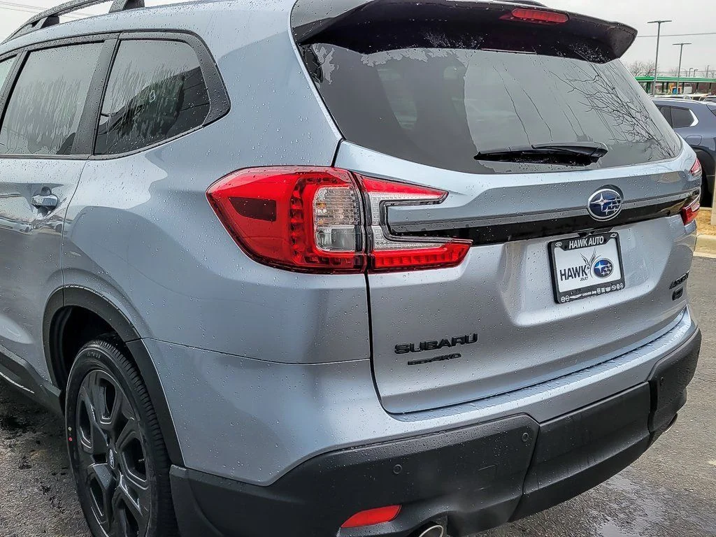 Used 2026 Silver Subaru Onyx Edition Touring image 5