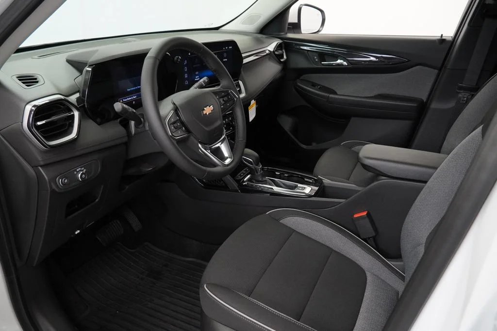 New 2026 Summit White Chevrolet LT image 10