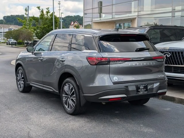 New 2027 GRAPHITE SHADOW INFINITI LUXE image 3