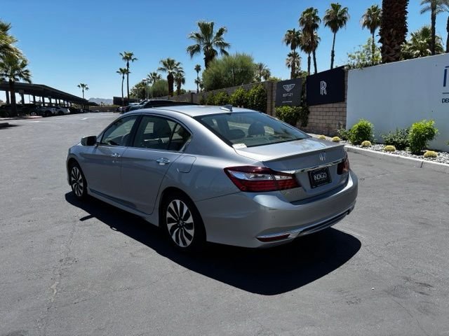Used 2017 Lunar Silver Metallic Honda Touring image 7
