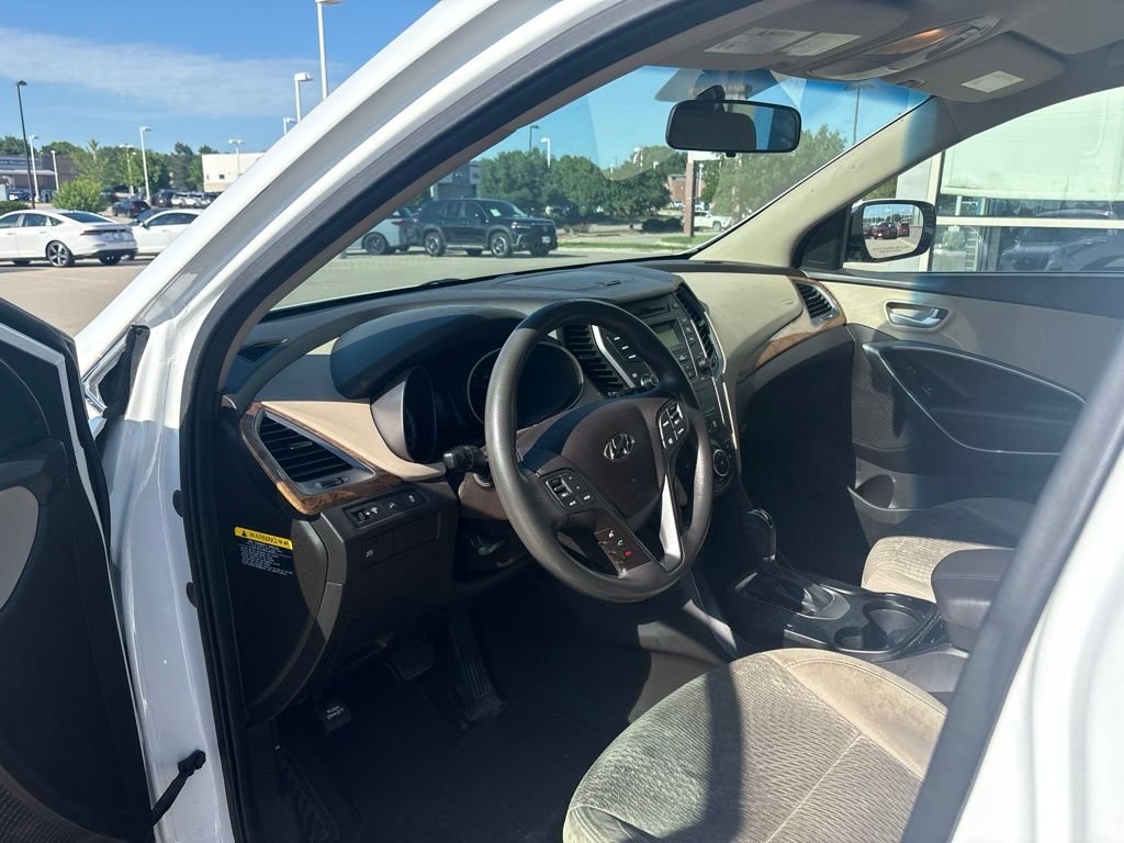 Used 2016 White Hyundai 2.4 Base image 10