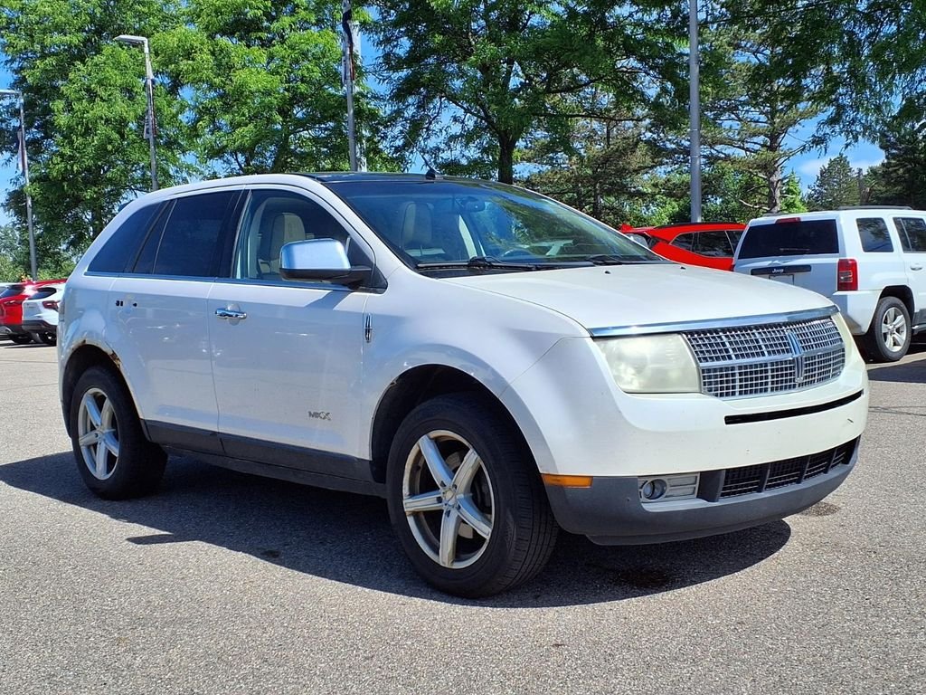 Used 2009 White Lincoln Base image 3