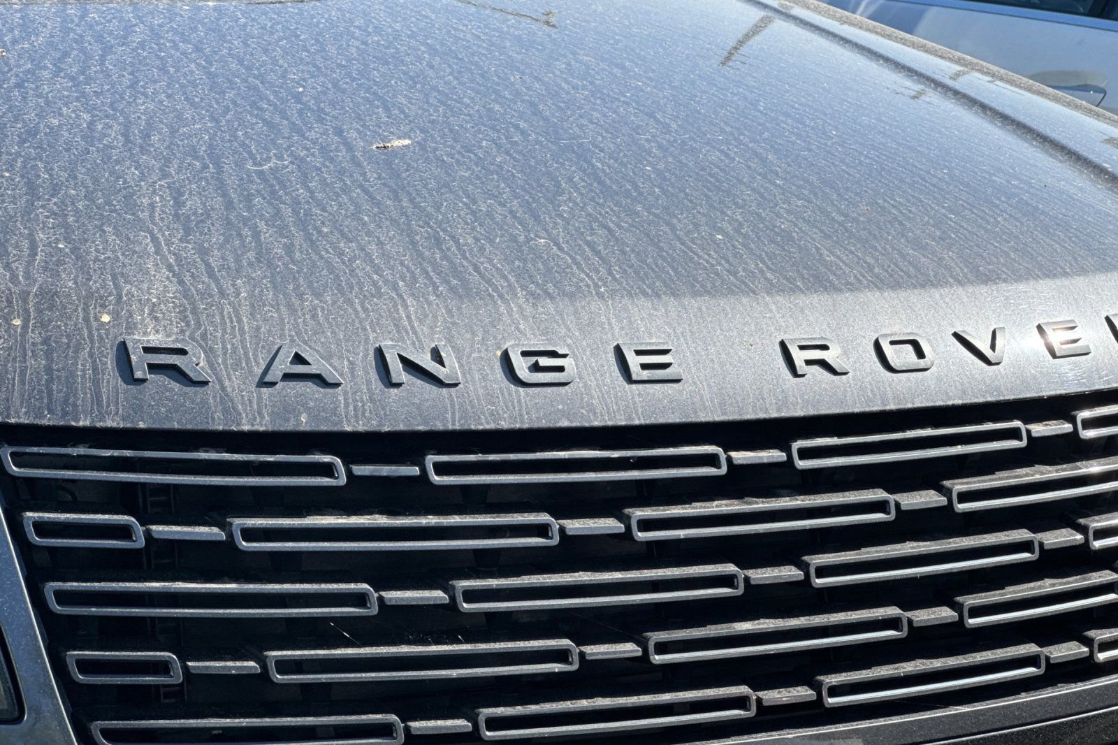 Used 2023  Land Rover SE image 14