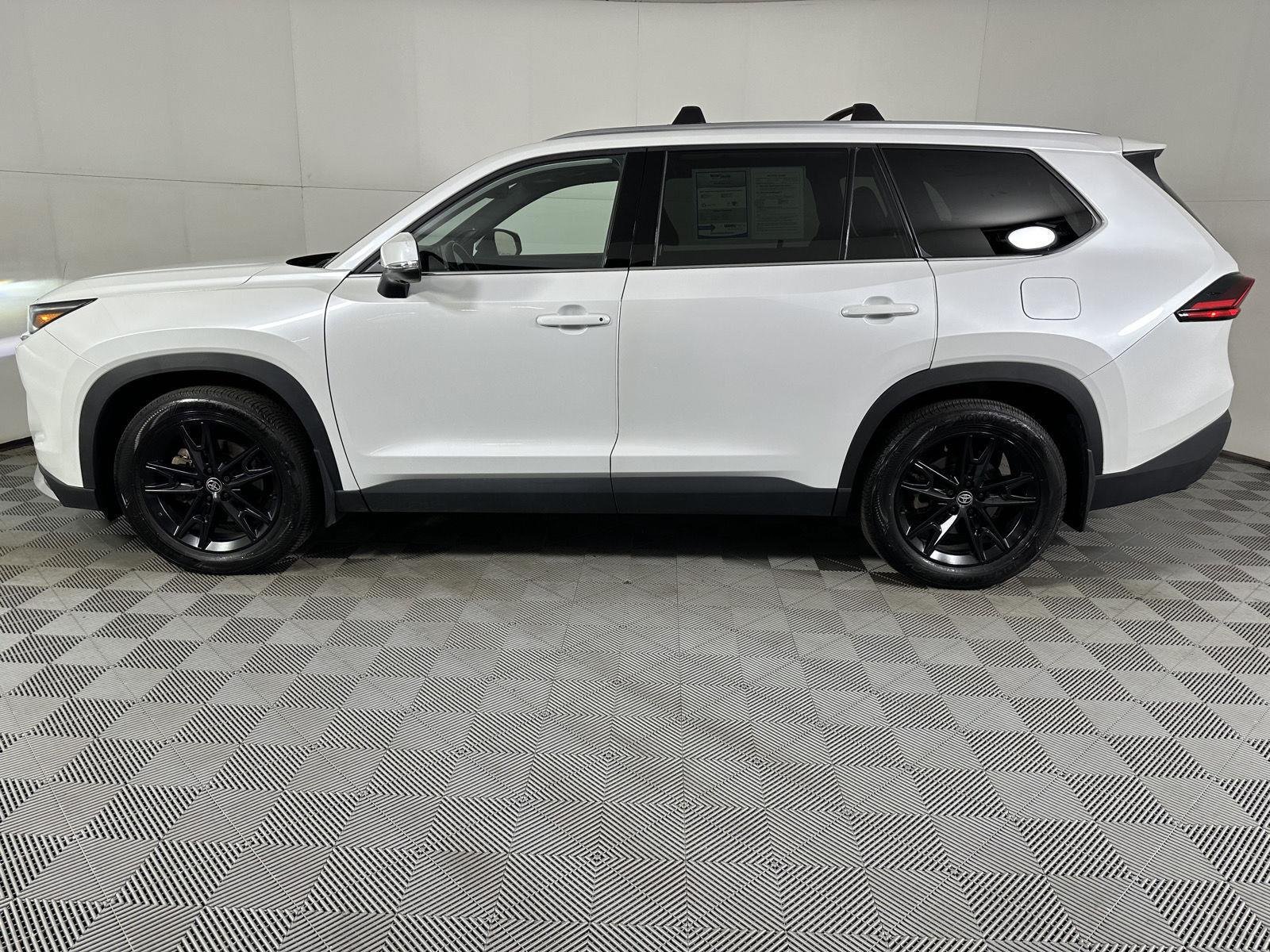 Used 2026 Wind Chill Pearl Toyota MAX Limited image 23
