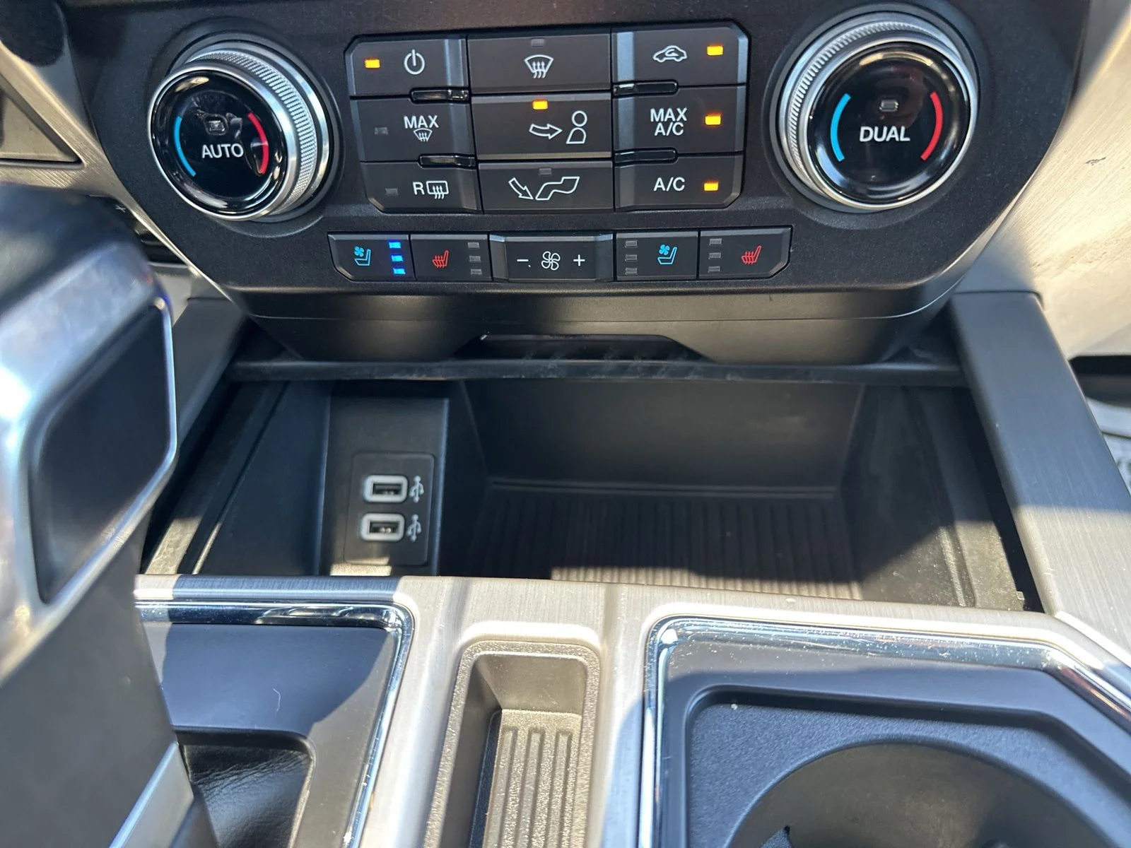 Used 2020 Black Ford Platinum image 70