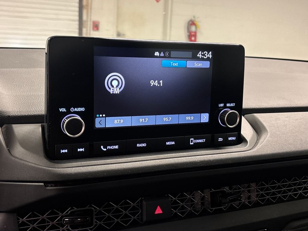 Used 2023 White Honda LX image 35