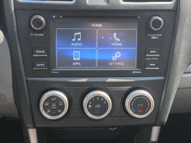 Used 2018 White Subaru 2.5i image 15