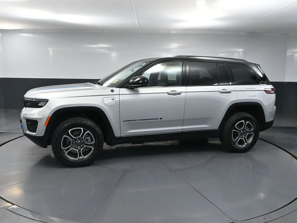 Certified Used 2023 Silver Jeep Trailhawk 4xe image 12