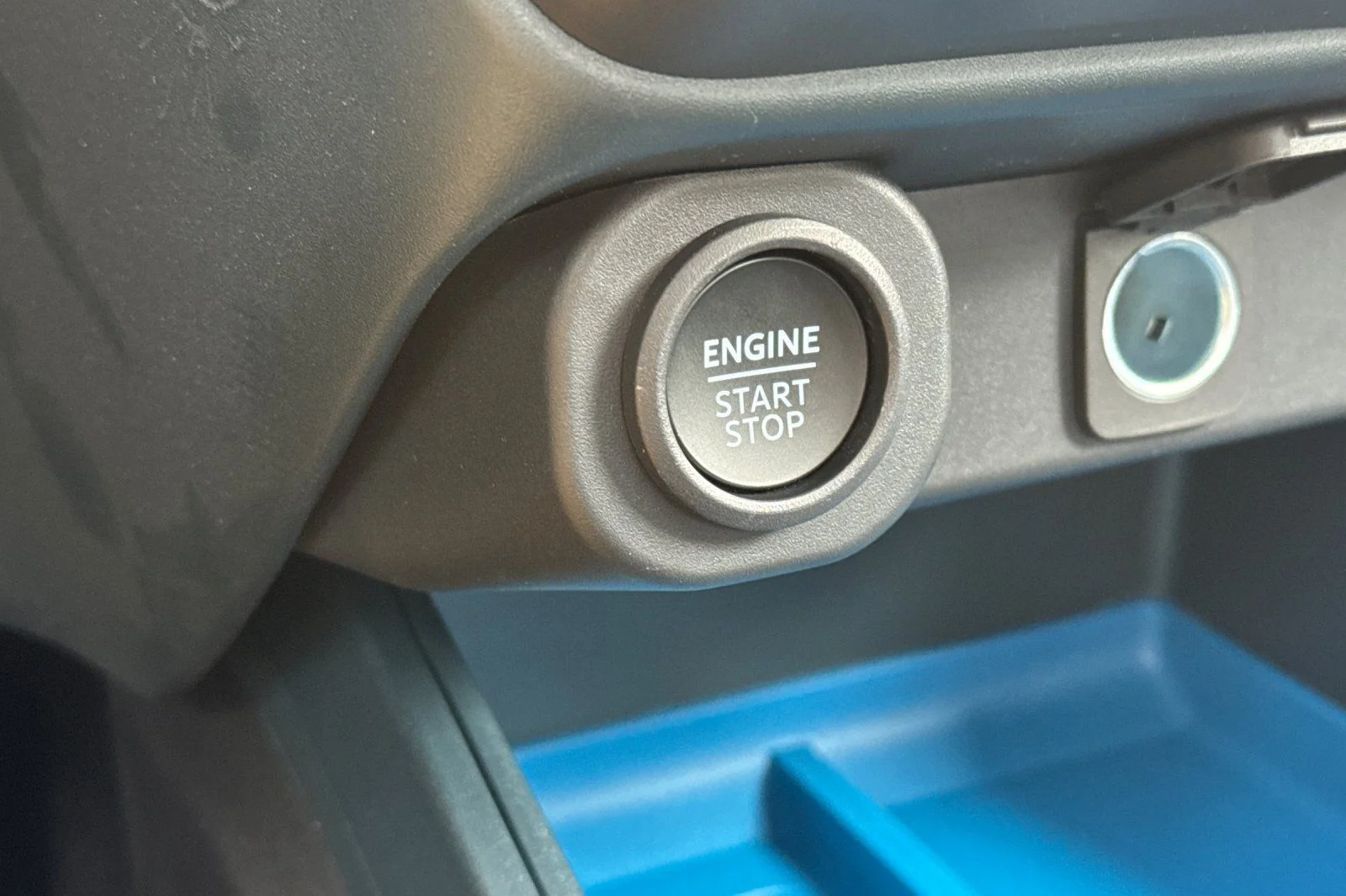 New 2026 Azure Gray Metallic Tri-Coat Ford XLT image 23