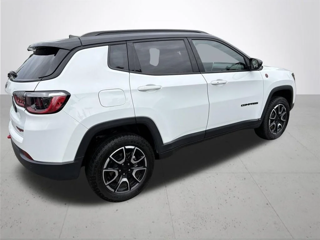 Used 2024 White Jeep Trailhawk image 3