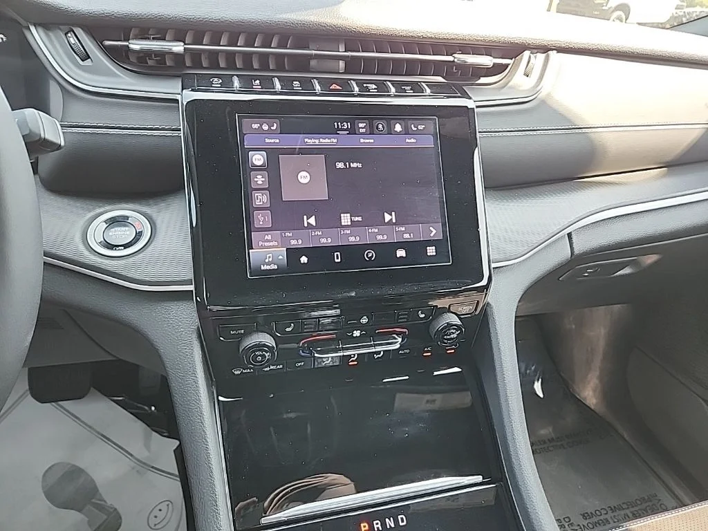 Used 2024 Gray Jeep Altitude X image 24