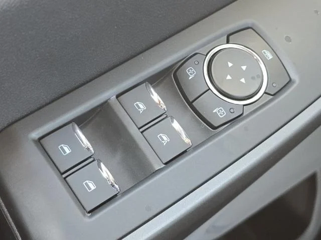 New 2026 Oxford White Ford F-250® XLT image 32