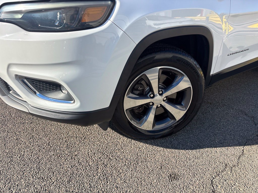 Used 2019 White Jeep Limited image 2